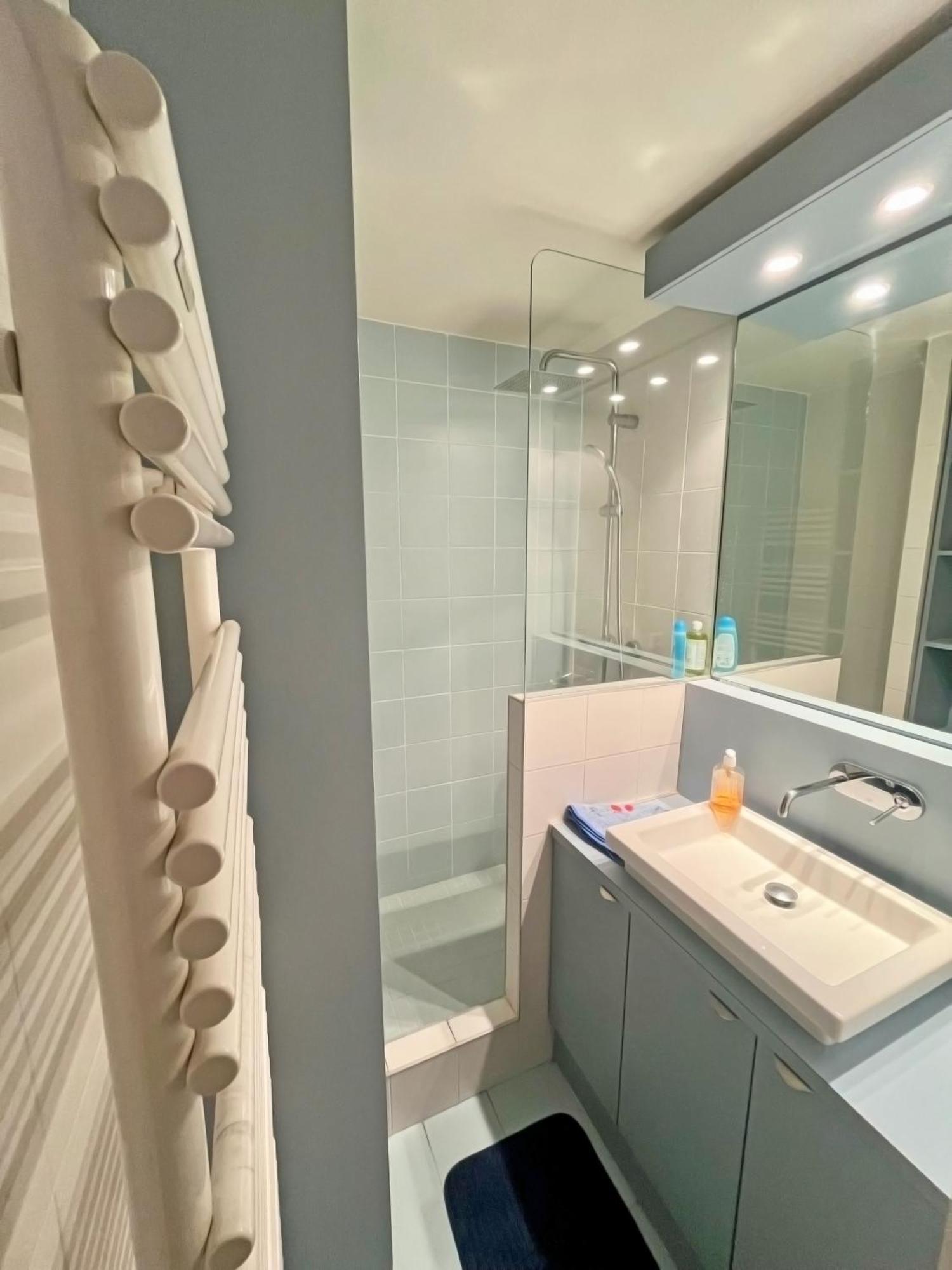 Apt Golfe Juan - 5Min Des Plages - Parking Privee - Piscine Rooftop Vallauris Eksteriør bilde